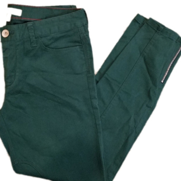 Banana Republic Denim - Banana Repulic Skinny Green Moto Jeans. Size 28